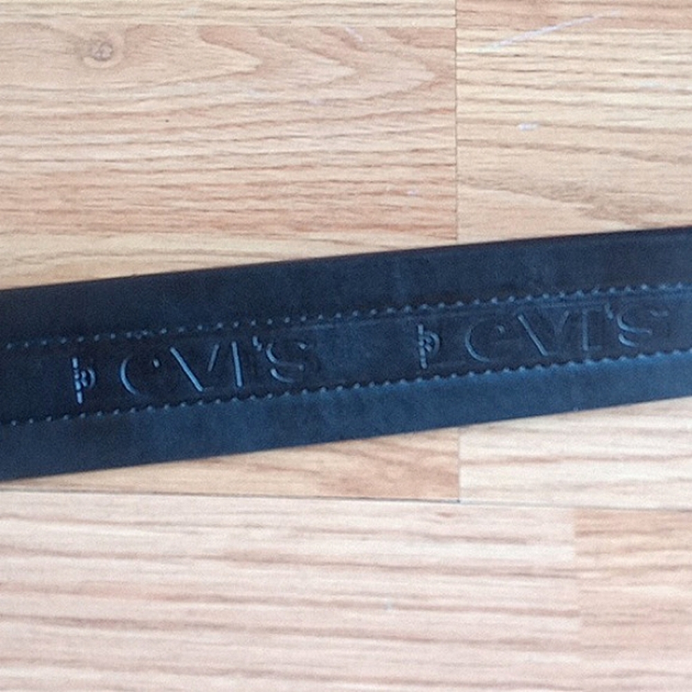 NWT Levi's Mens reversible belt black, brown sz. S 30-32 - Picture 5 of 10